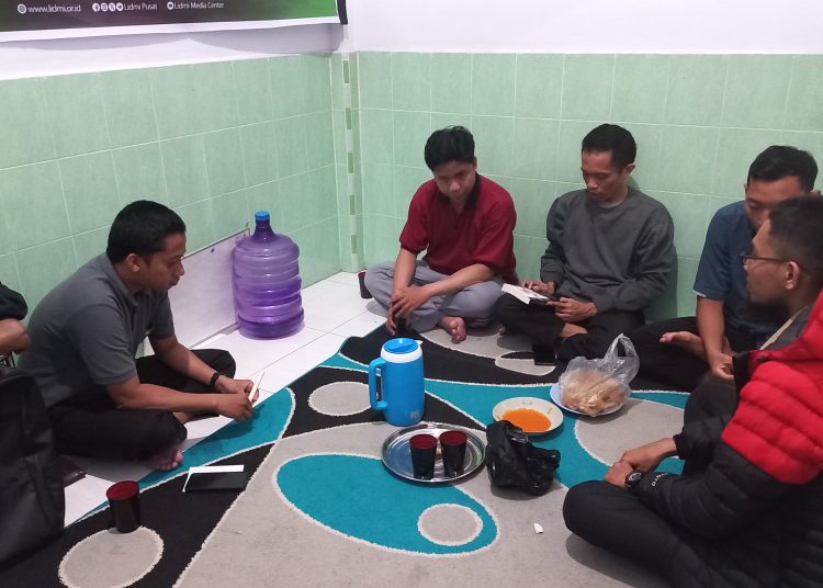 Menyelami Palestina Lewat Literasi: LIDMI Gelar Bedah Buku Perdana