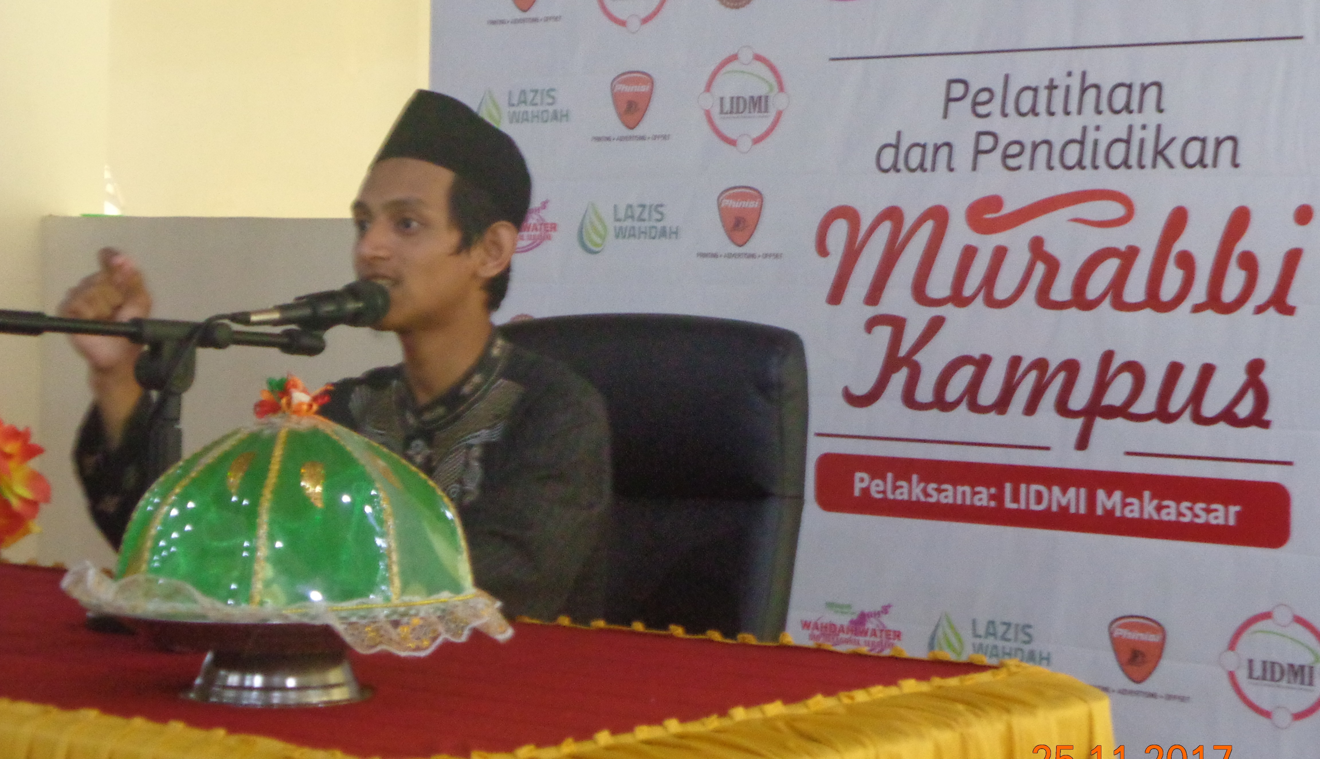 Ketua LIDMI Makassar Secara Resmi Buka Diklat Murabbi Kampus