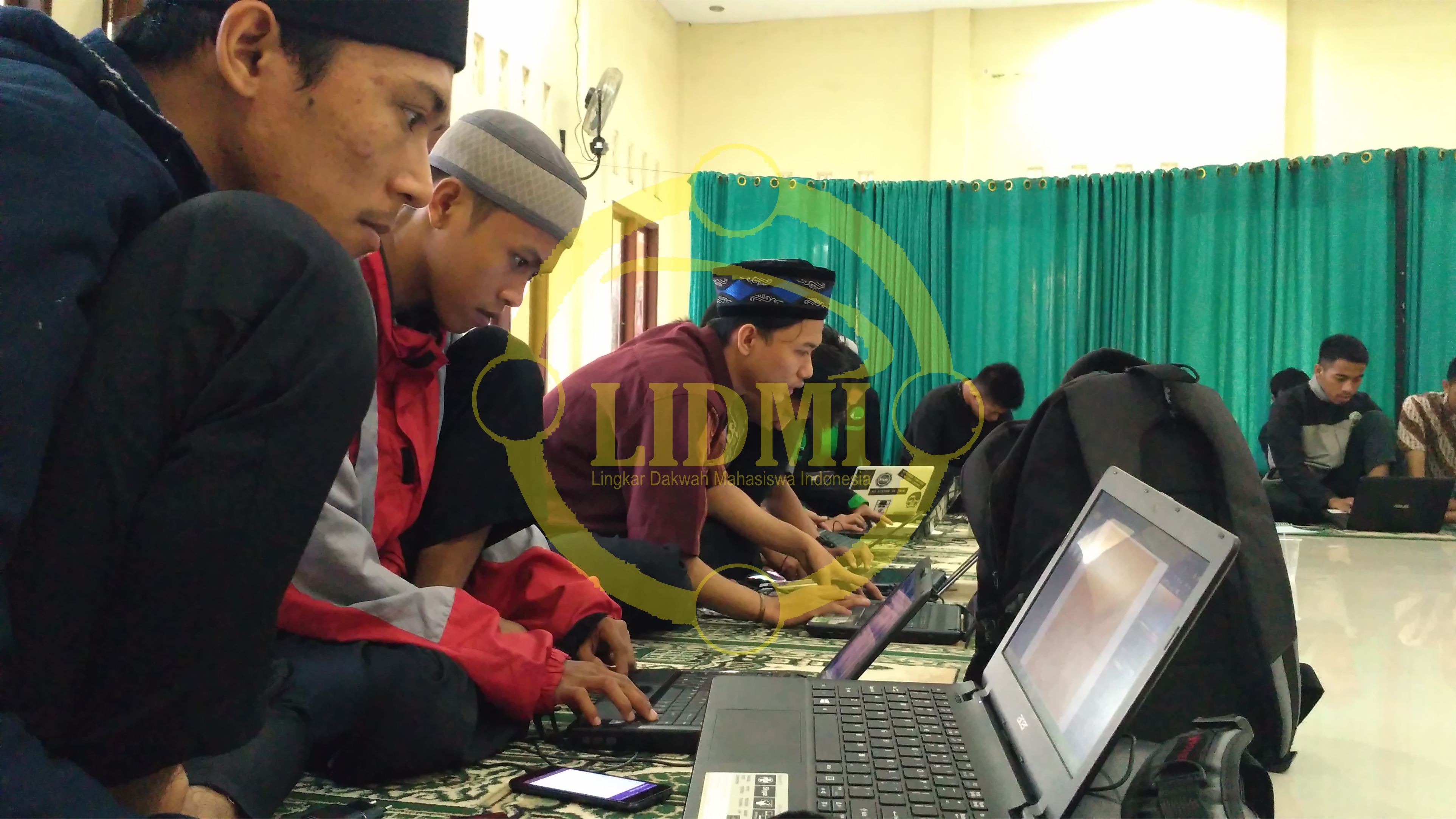 Marak Budaya Membajak, LIDMI Makassar Ajak Aktivis Dakwah Gunakan Aplikasi Desain Open Source