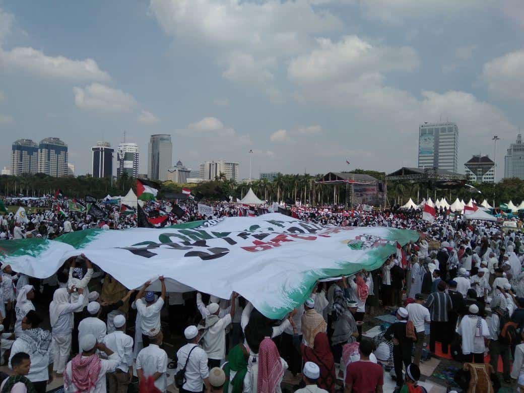 Ratusan Ribu Massa Aksi Bela Palestina Sudah Putihkan Monas Pagi Ini