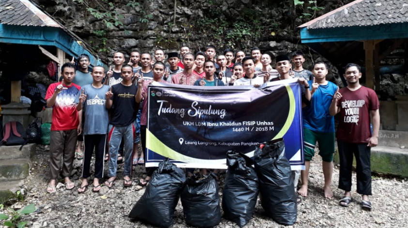 Lembaga Dakwah Ini Padukan Tudang Sipulung dan Bakti Lingkungan di Taman Wisata Leang Lonrong Kabupaten Pangkep
