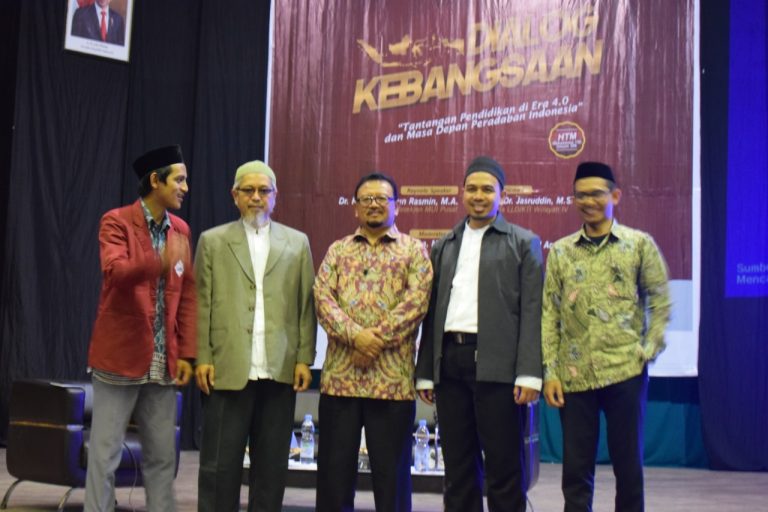 Kepala LLDIKTI Wilayah IX Tampil Sebagai Pembicara di Dialog Kebangsaan Muktamar III LIDMI