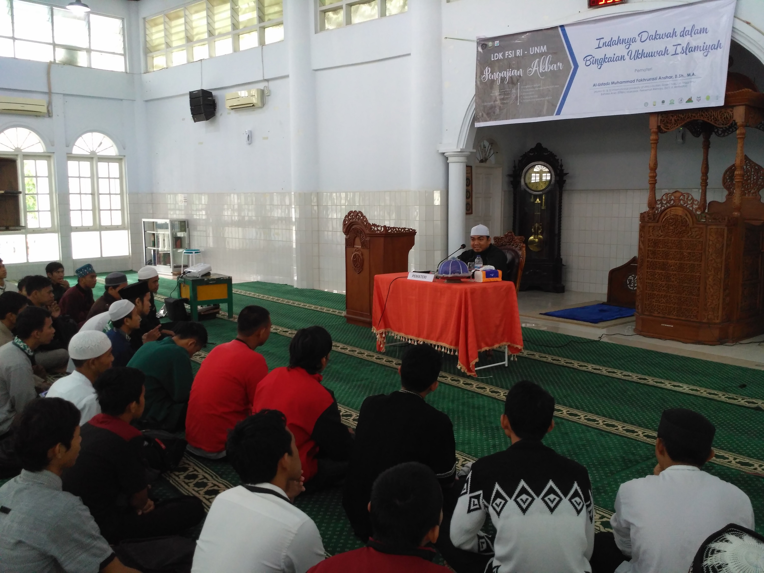 Pengajian Akbar di UNM, Motivator Nasional Ini Sampaikan Lima Ciri Pendakwah Hebat