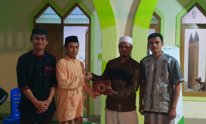 LKA MPM UINAM Menutup Ramadhan dengan Wakaf 1000 Al-Qur’an di NTT dan Bulukumba