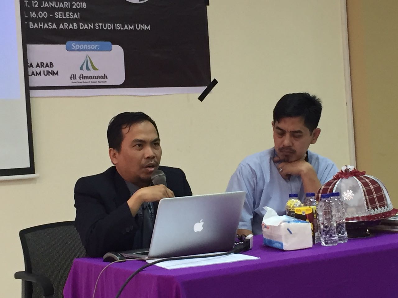 Dihadapan Dosen dan Mahasiswa UNM, Peneliti Ini Ungkap Fakta Seputar Syiah