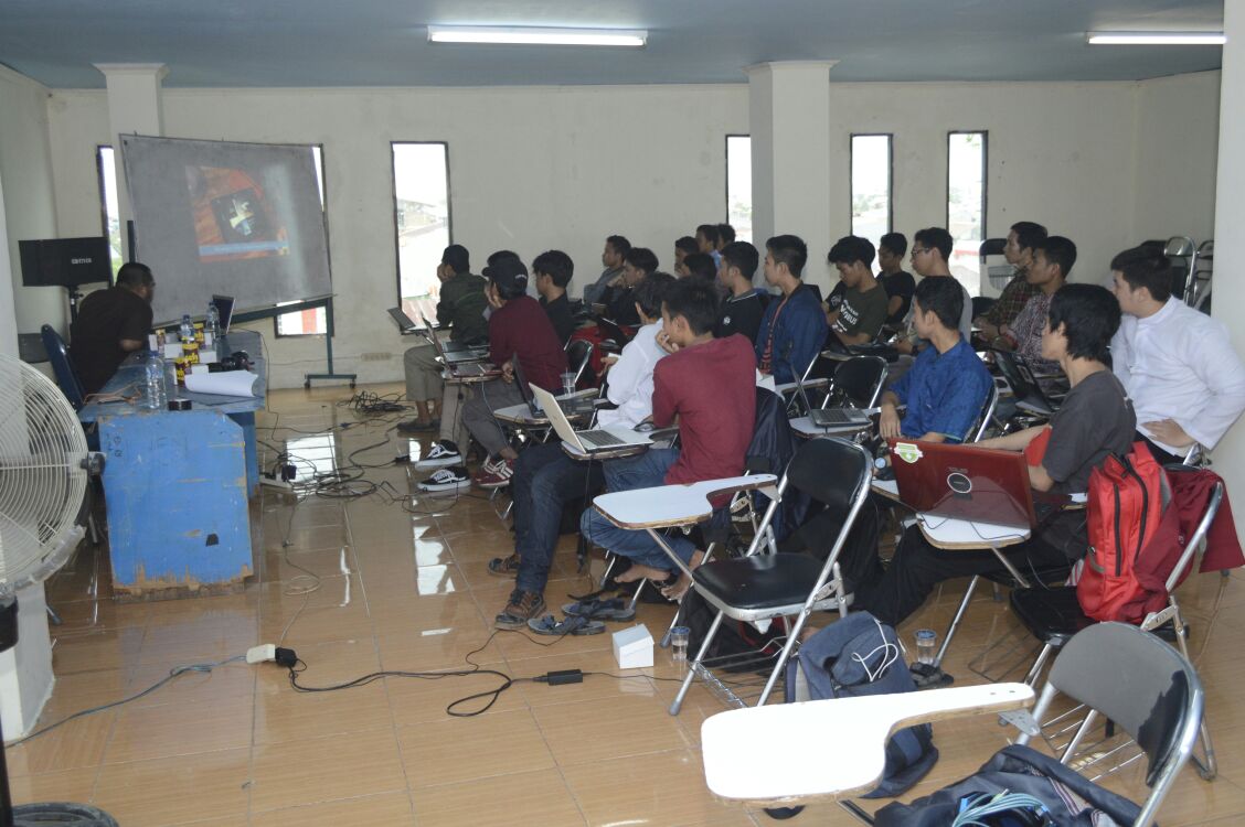 FKMI STMIK Handayani Kembangkan Dakwah Multimedia Melalui Pelatihan