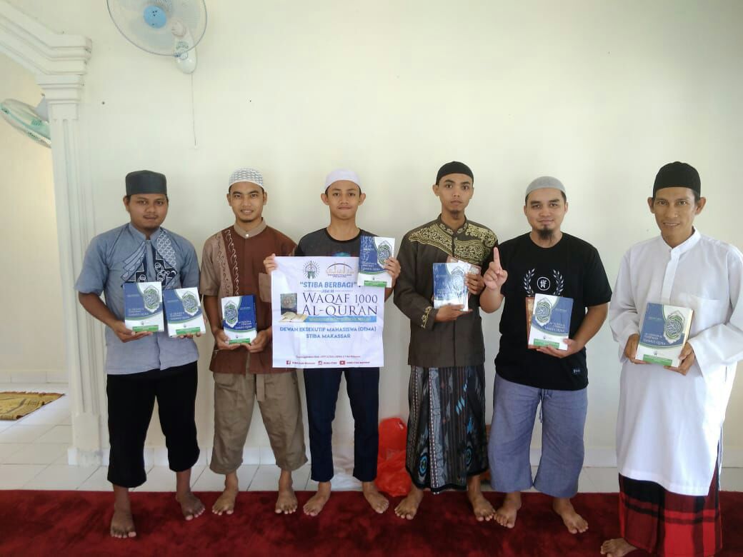 Perdana! DEMA STIBA Makassar Sebar 1000 Alquran Ke Seluruh Penjuru Nusantara