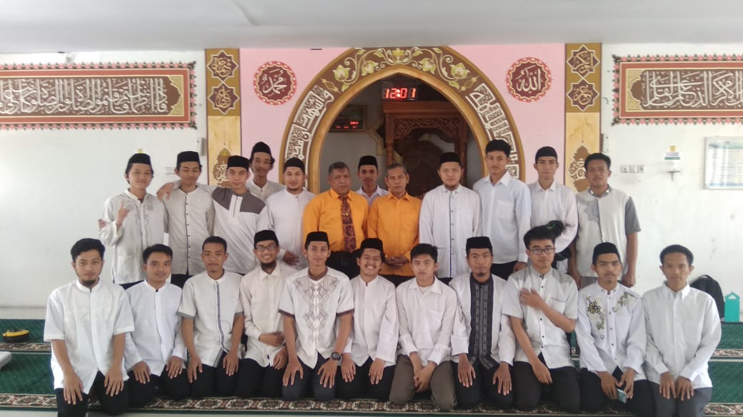 Wakil Rektor III UNM Lantik Pengurus Baru LDK FSI RI UNM