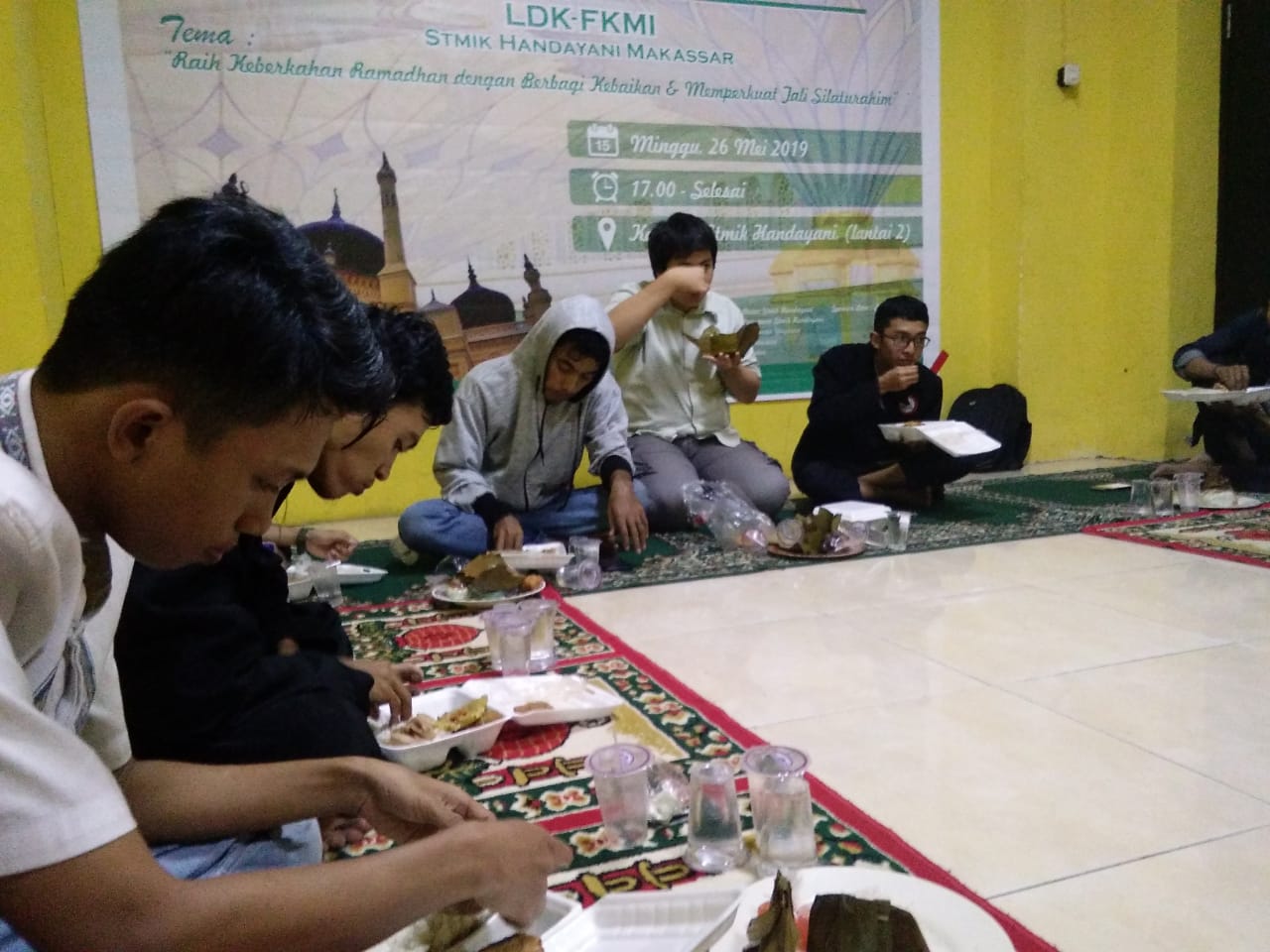 Tutup Agenda Buka Puasa Rutin di STMIK Handayani, Ini yang Dilakukan LDK FKMI