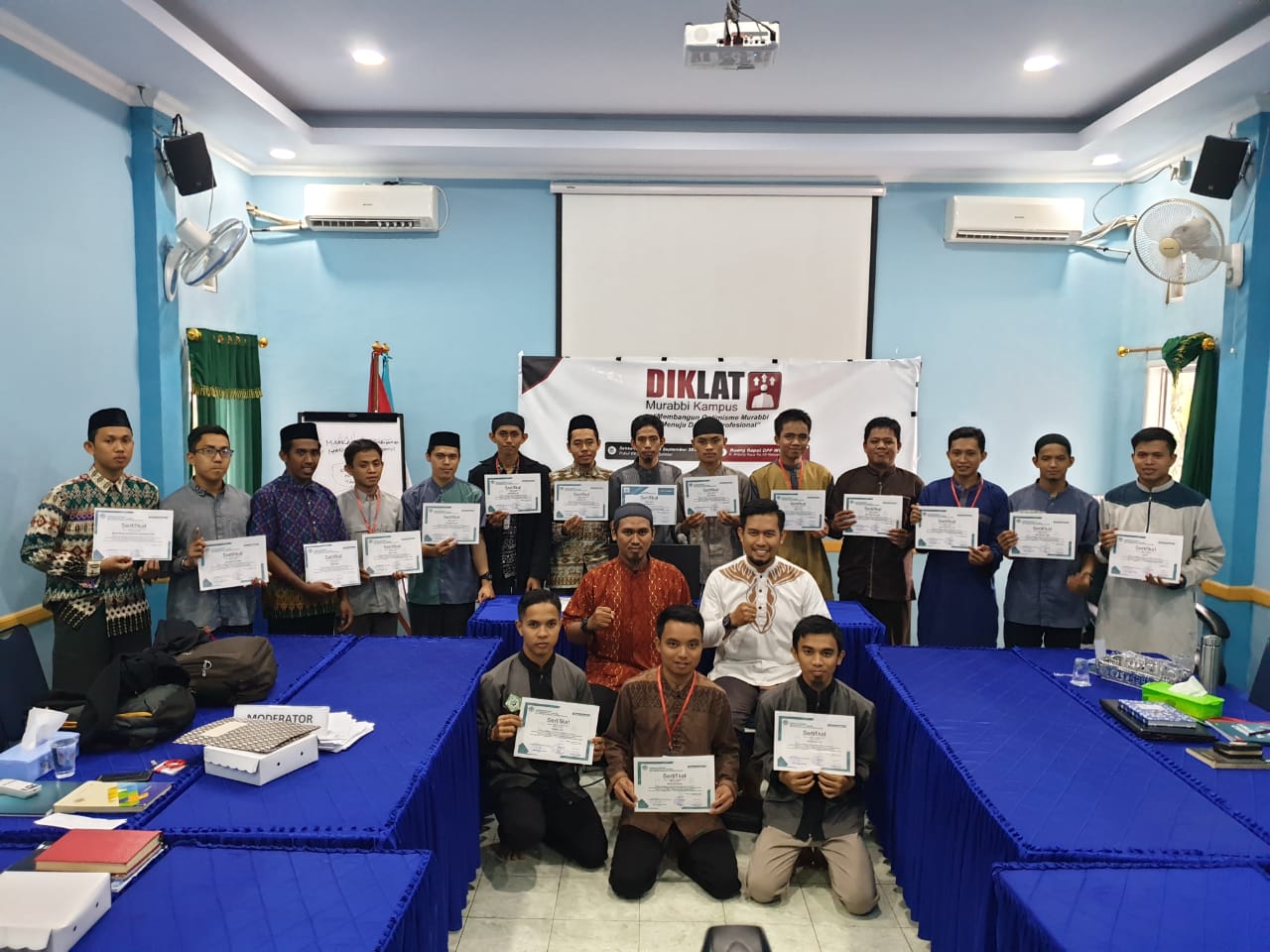 Membangun Optimisme Murabbi, PD Lidmi Makassar Adakan Diklat Murabbi Kampus