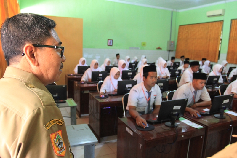 Guru dan Krisis Moral Generasi